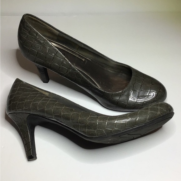 Comfort Plus by Predictions Women’s Faux Reptile Pattern Heels, Gray-Green, sz 9 - Picture 4 of 11